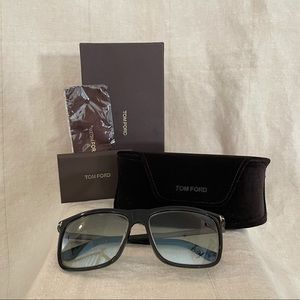 TOM FORD Karlie Squared Sunglasses (Black)